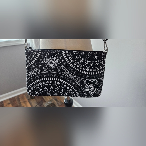 Vera Bradley RFID Convertible Wristlet, Pattern is Black Bandana Medallio - Picture 2 of 6